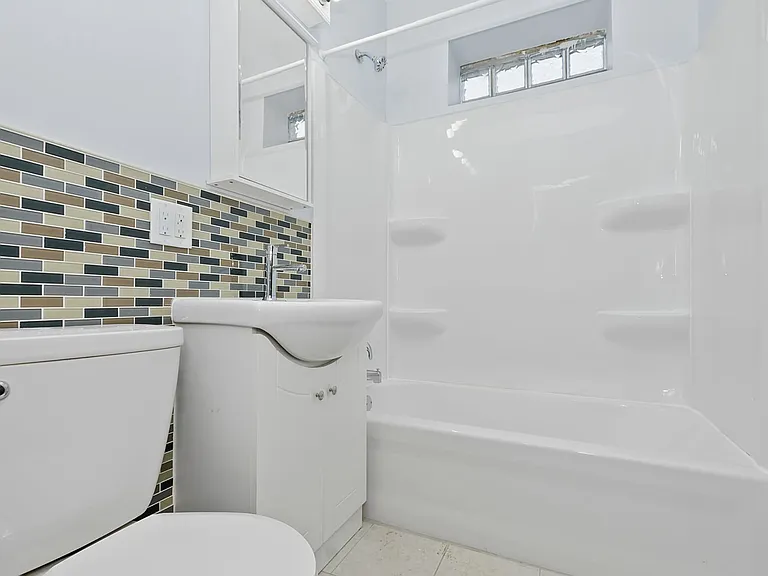 2324 W 111th St — Photo 12