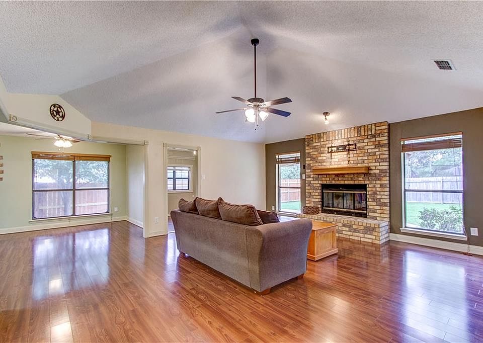 1st image of 6709 Ridgewood Dr