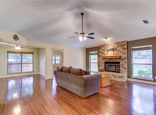 6709 Ridgewood Dr, North Richland Hills, TX 76182