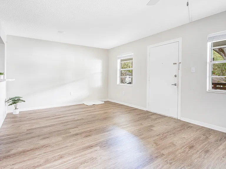 The Henry Apartments — Photo 33