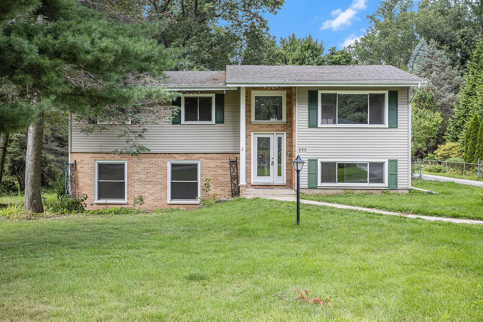 225 Highfield Rd photo 1