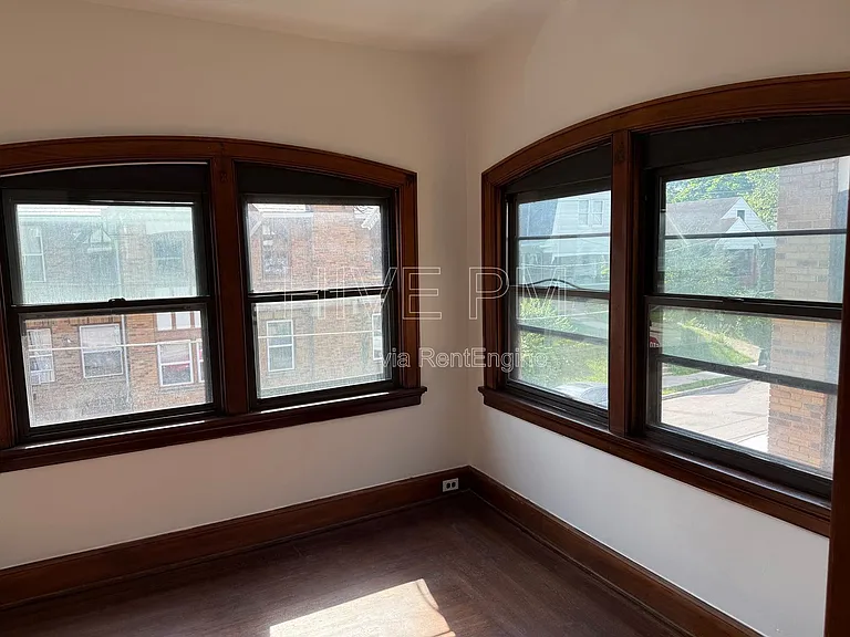 3745 Saint Lawrence Ave #1 — Photo 8