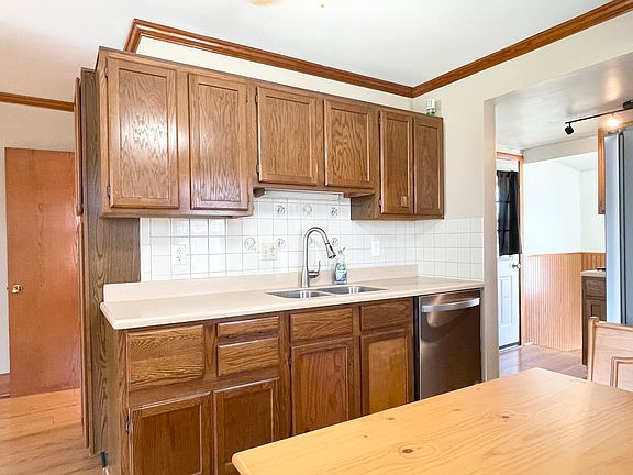 5th image of 152 N La Salle Ave