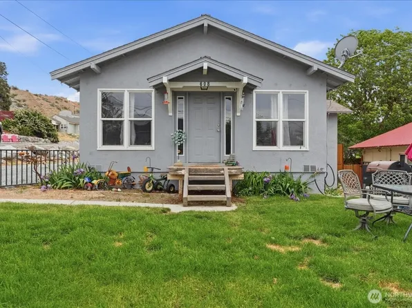 608 N Bradley Street, Chelan, WA 98816