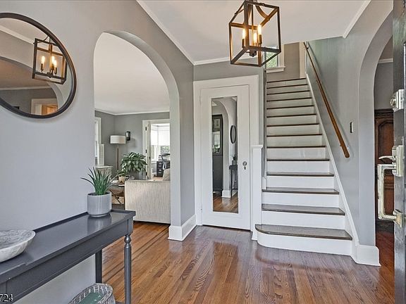 2nd image of 54 Elm St
