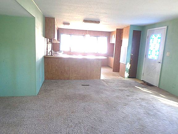 3rd image of 40019 Sunrise Ln E