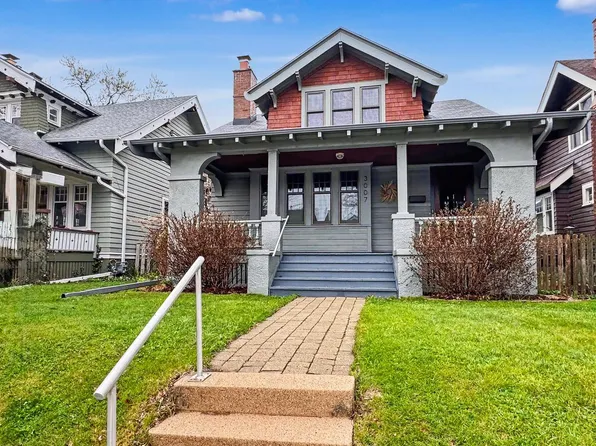 3007 N Newhall STREET, Milwaukee, WI 53211