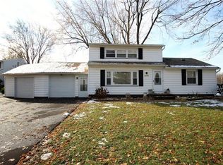 2079 Maiden Ln, Rochester, NY 14626