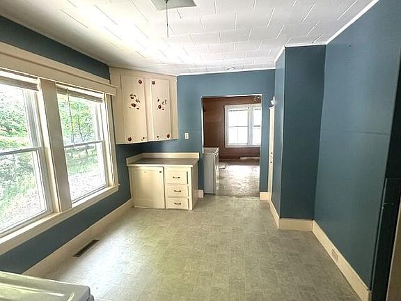 20th image of 627 Prospect Avenue