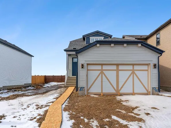 107 W Bartlett Row SE, Calgary, AB T3M 2N8