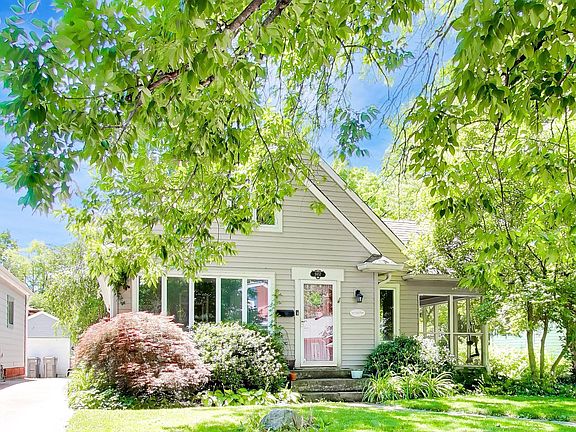 3rd image of 5857 E Michigan St