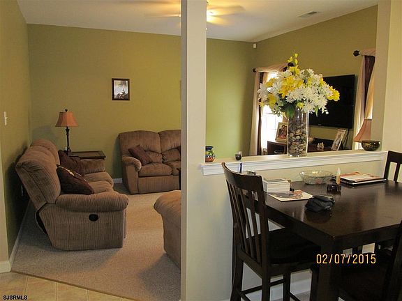 4th image of 305 S Xanthus Ave