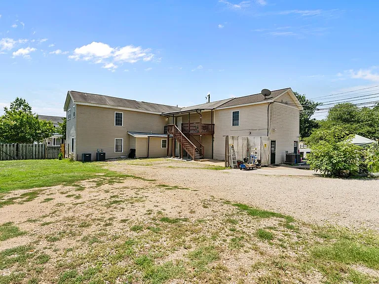 915 Lafayette Blvd #B — Photo 32