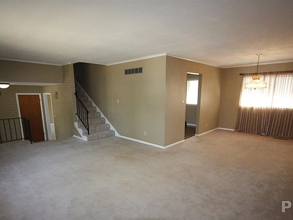 5th image of 1504 E Northcrest Ave