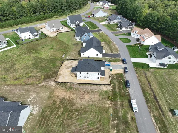 8 Preakness Dr, Berlin, MD 21811