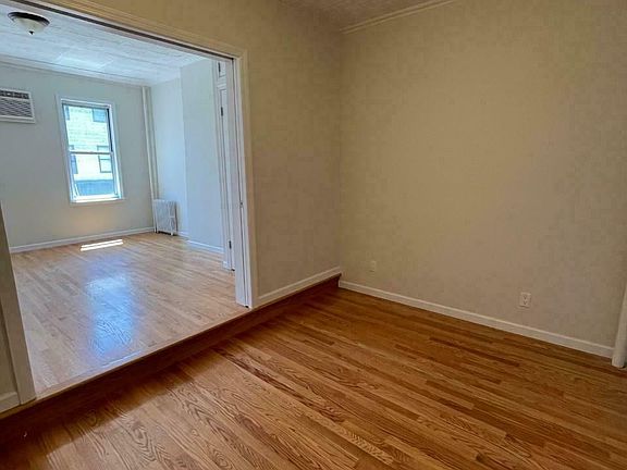 5th image of 685 Humboldt St #2