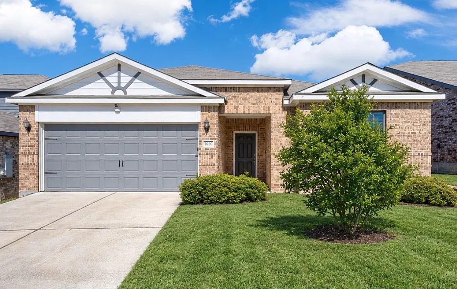 4 bed, 1798 sqft, $2,149 — Photo 1