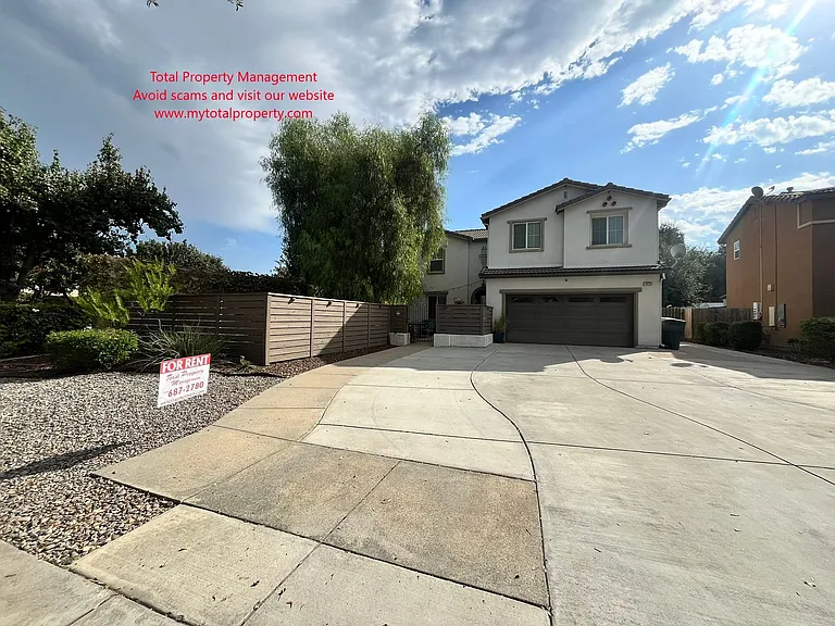 1920 N Fulgham Ave — Photo 1