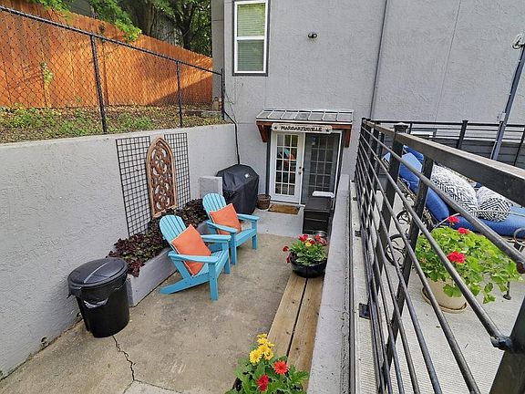 4th image of 2301 Park Hill Dr #3