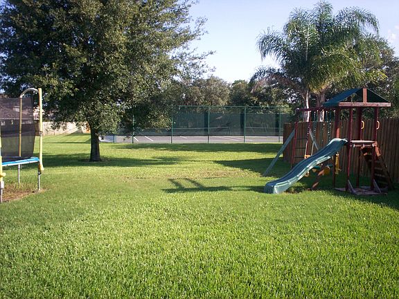 3rd image of 1840 Emerald Green Cir