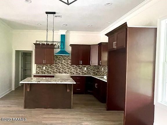 3rd image of 635 Laddie James Cir