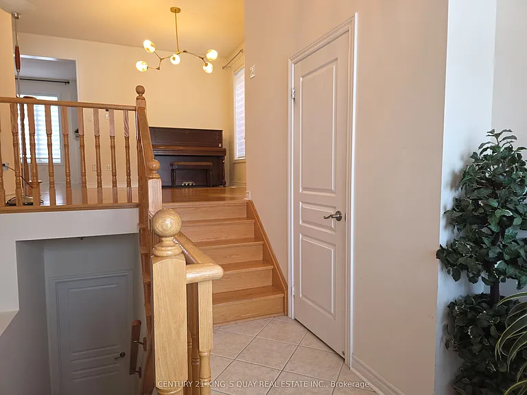 183 Winlane Dr — Photo 3