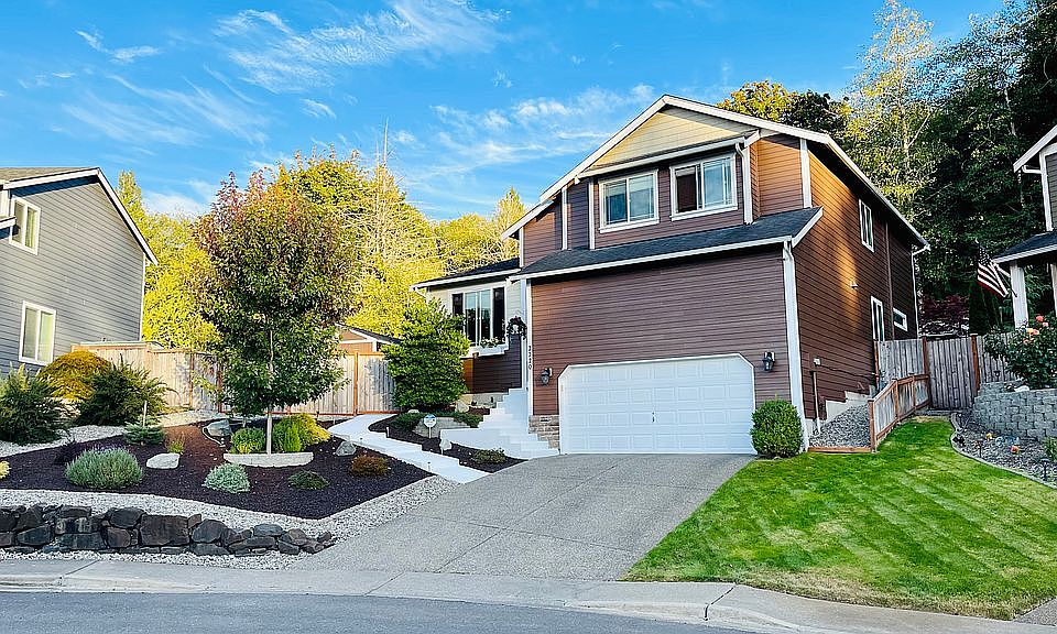 1st image of 2220 Crestwood Pl