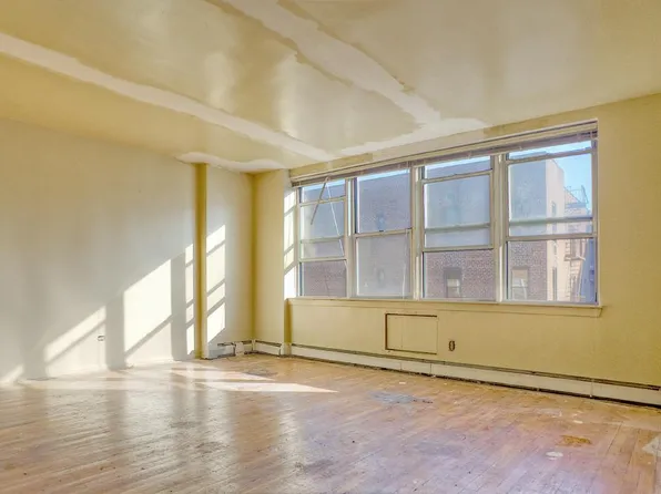 2555 East 12th Street image 1 of 9