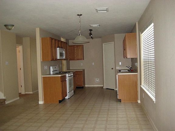 5th image of 7802 American Holly Ct