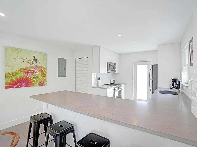 625 NE 13th Ave #3 — Photo 18