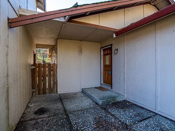 4th image of 701 Blue Oak Dr