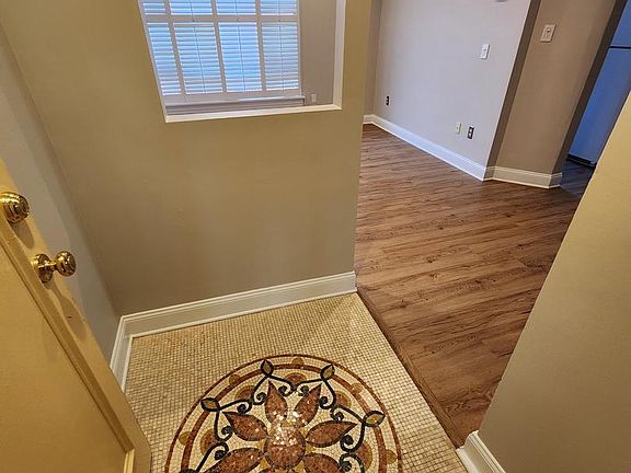5th image of 2610 Tunlaw Rd NW APT 103