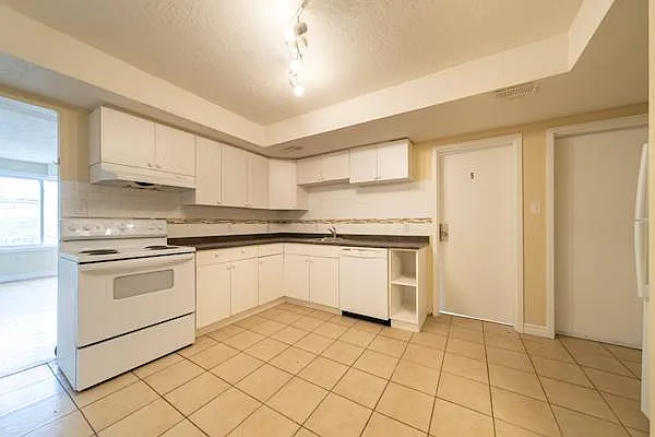 331 Spruce St #D — Photo 6