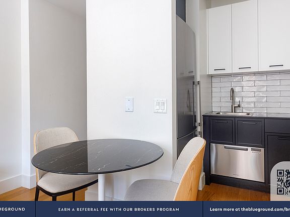 4th image of 63 Wall St APT 1703