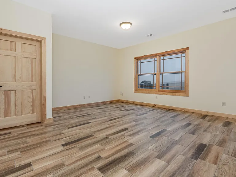 13 Johnston Dr — Photo 5