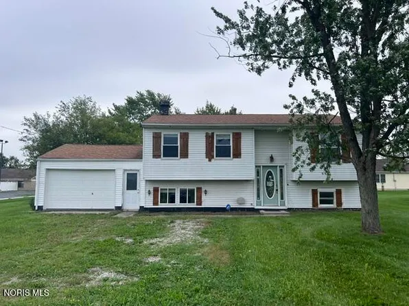 385 Latchaw Dr, Defiance, OH 43512