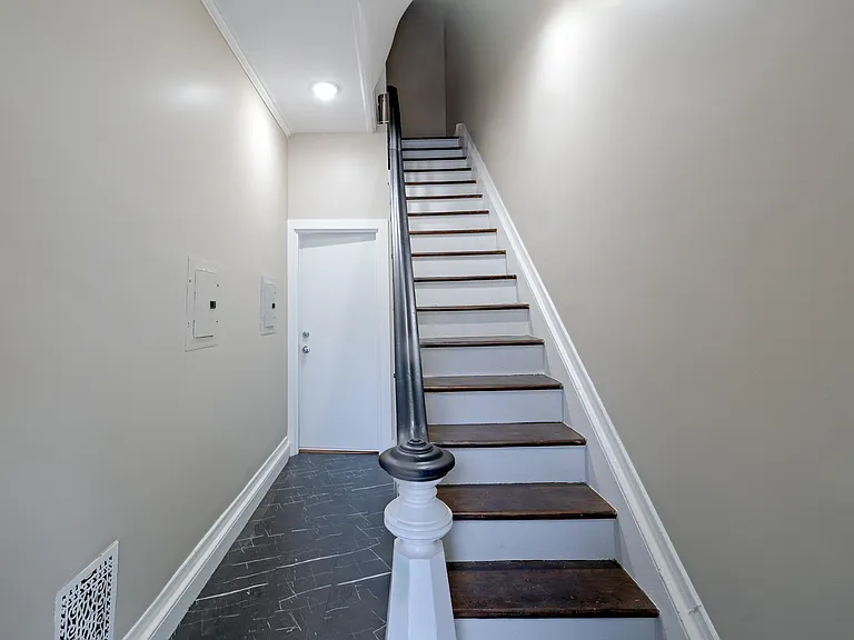 62 Linden Ave — Photo 11