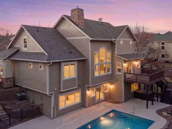 2655 Cottage Grove Pl, Woodbury, MN 55129