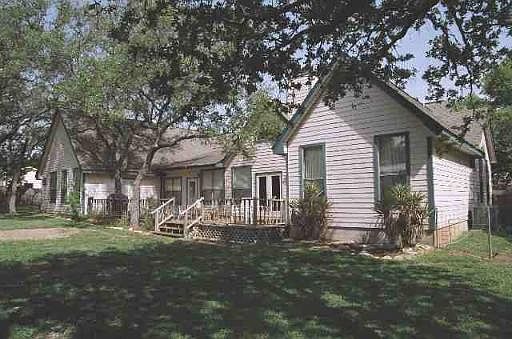 5th image of 123 S STONEGATE DR