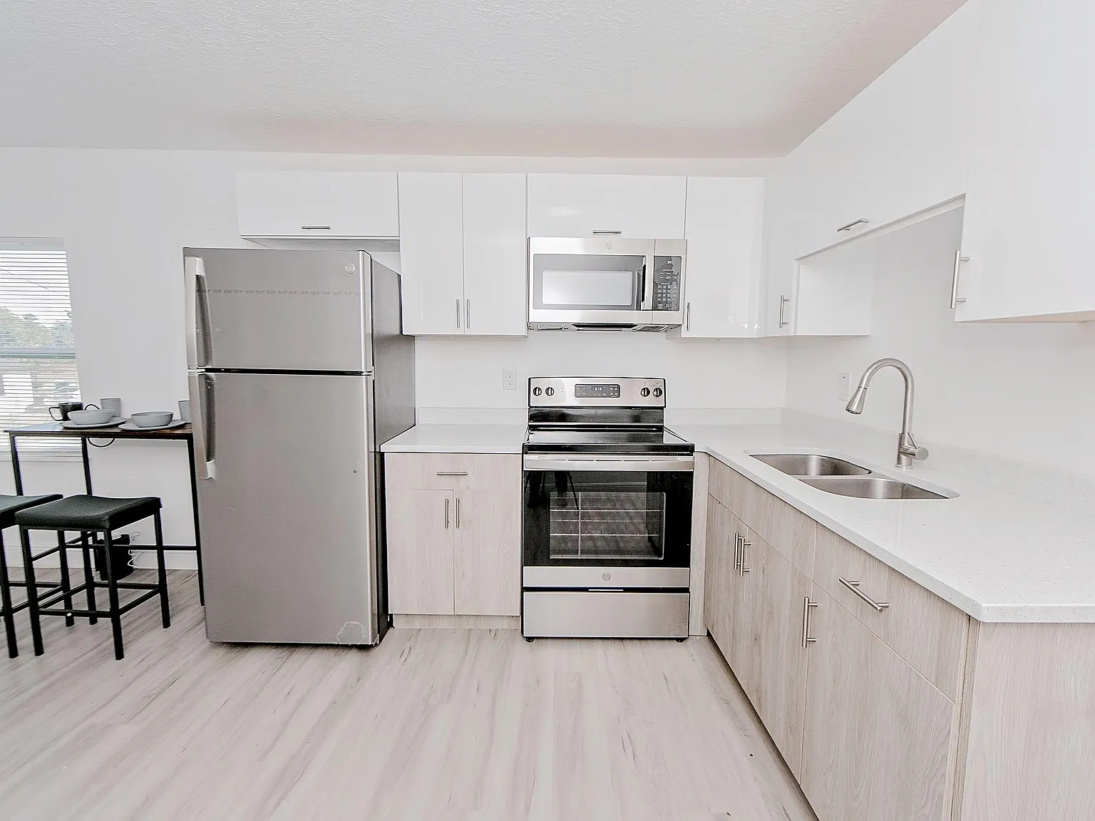 2 bed, 1.0 bath, 600 sqft, $1,027 — Photo 4