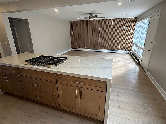 3rd image of 645 E Brockway Ave