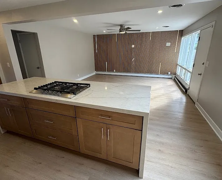 645 E Brockway Ave — Photo 3
