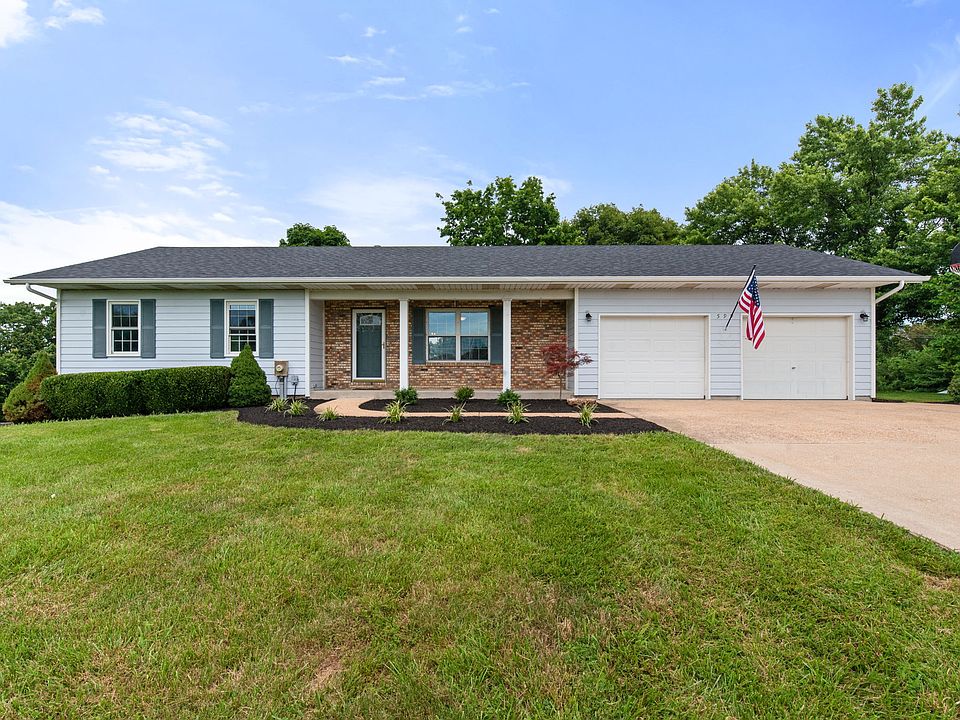 Gorgeous and updated 3 bedroom, 3 bathroom ranch