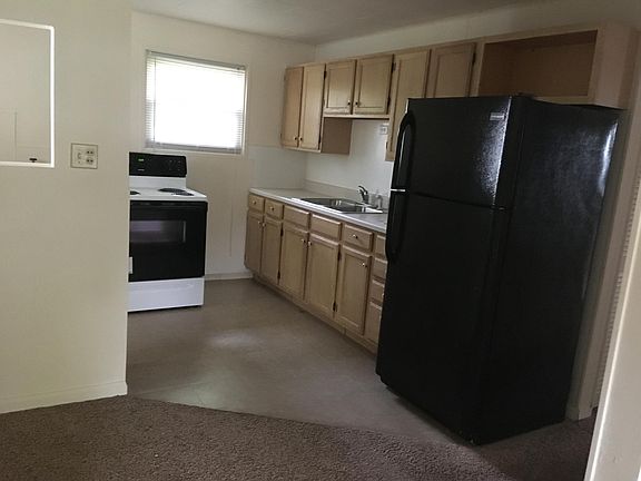 3rd image of 133 Tilton Park Dr