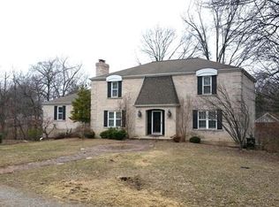 5823 Oak Forest Ln, Saint Louis, MO 63128