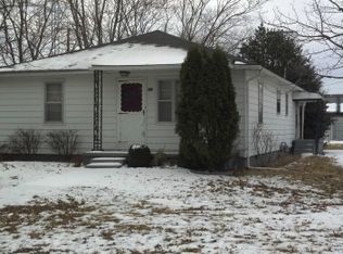 503 W Saint Charles Ave, Mc Leansboro, IL 62859