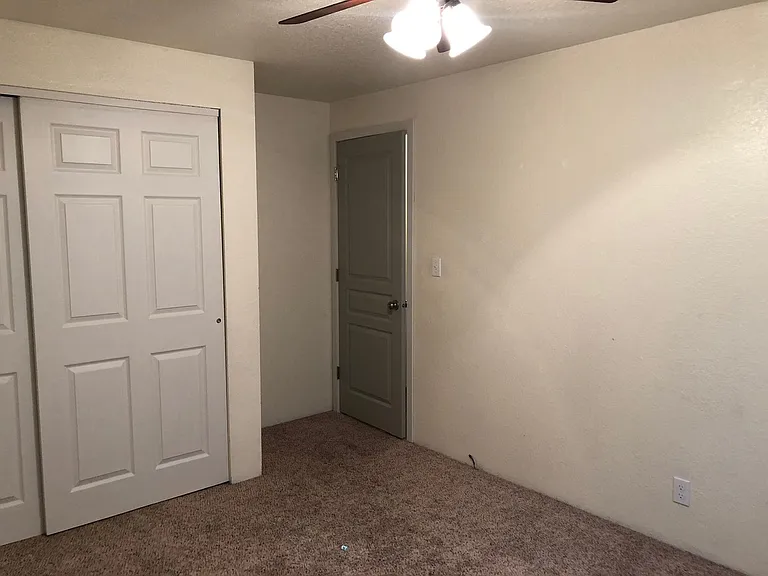 2759 W Lorraine Ave — Photo 6