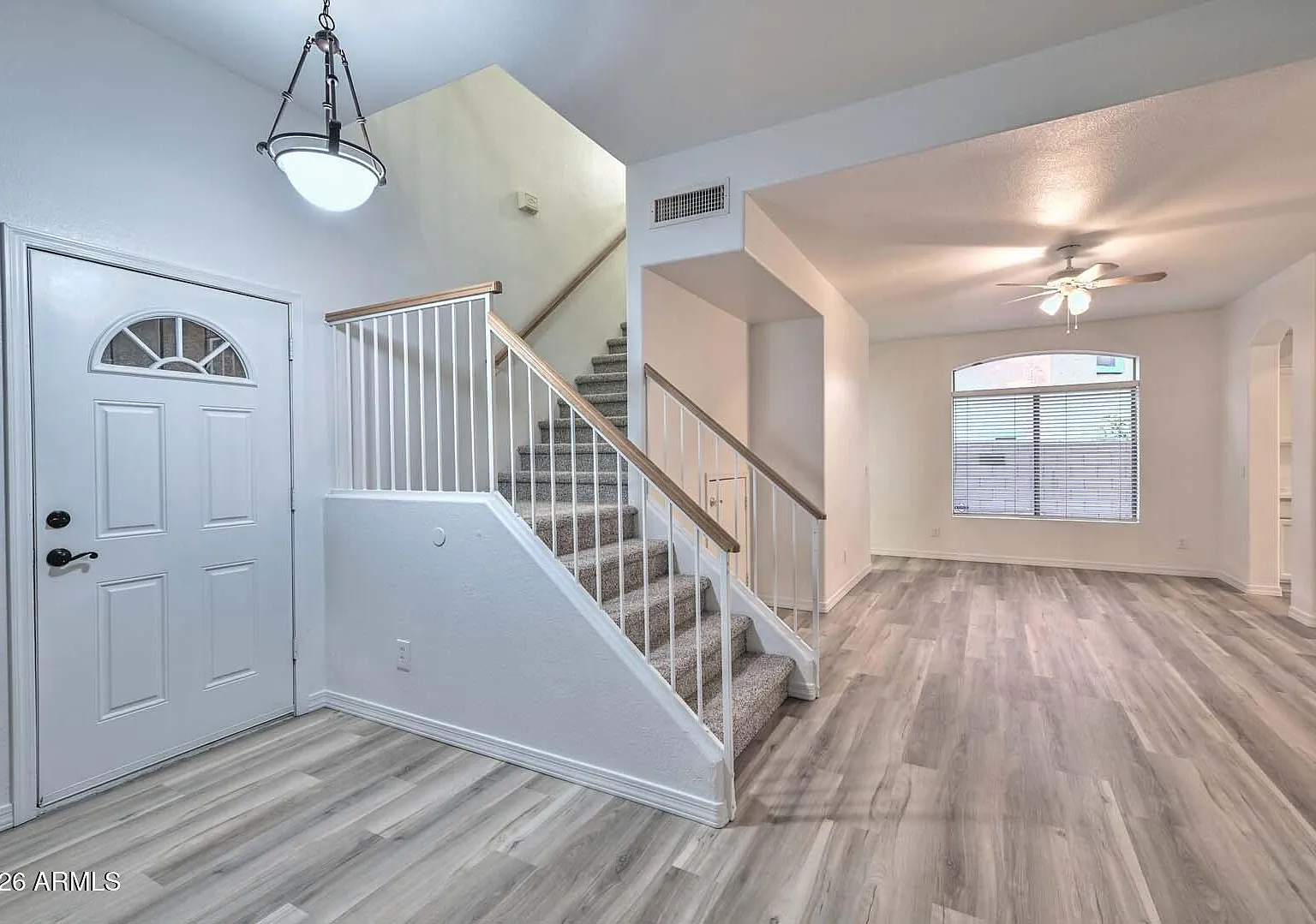 4 bed, 2.5 bath, 2359 sqft, $3,000 — Photo 4