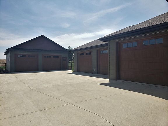 3rd image of 75 Helen Ave