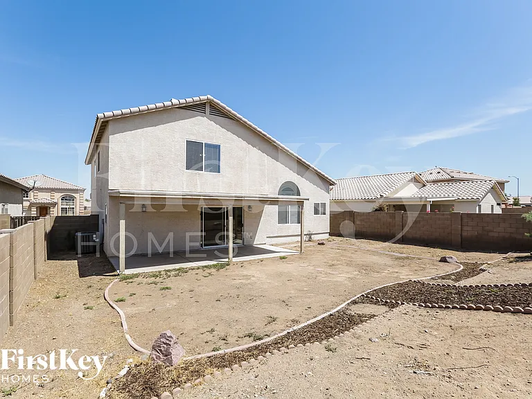 11009 W Frier Dr — Photo 15